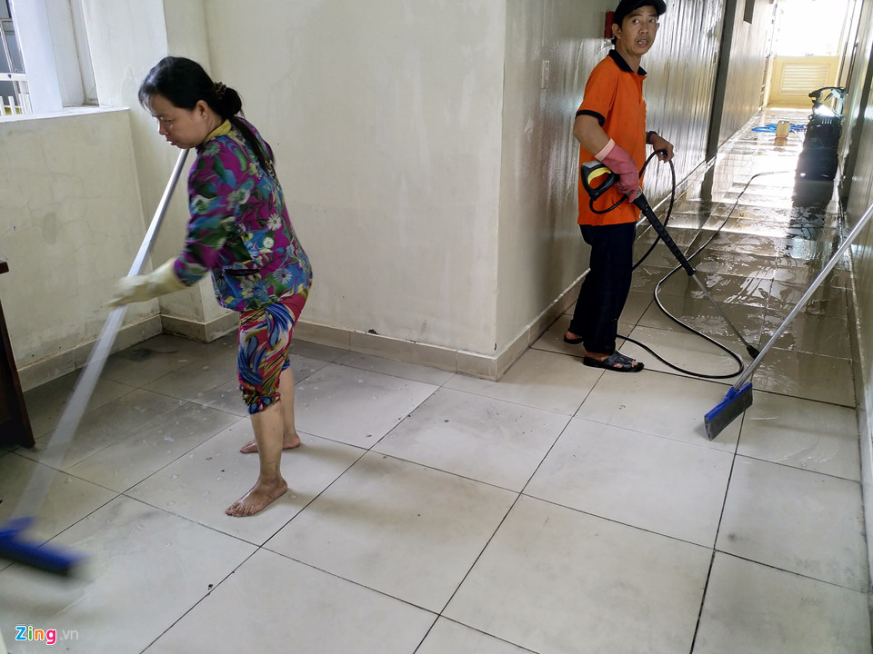 Những dấu bàn tay ám ảnh ở chung cư Carina 20 ngày sau thảm họa